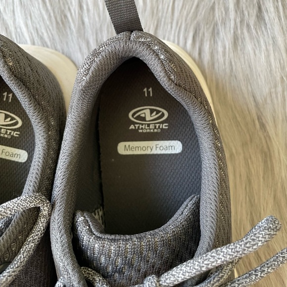 Woman’s NWOT ATHLETIC WORKS Lifestyle Jogger. - Picture 4 of 5